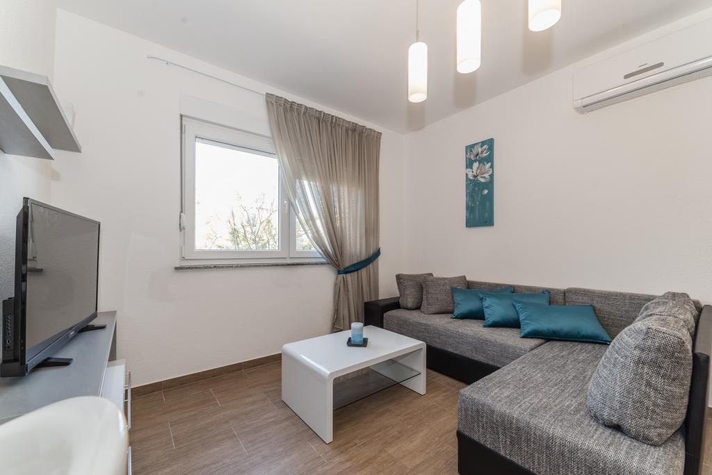 Apartments Kovacevic วีร์ ภายนอก รูปภาพ