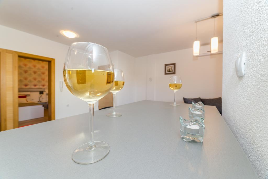 Apartments Kovacevic วีร์ ภายนอก รูปภาพ
