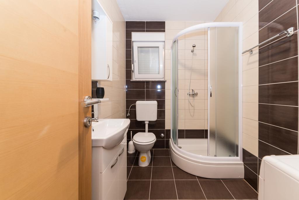 Apartments Kovacevic วีร์ ภายนอก รูปภาพ